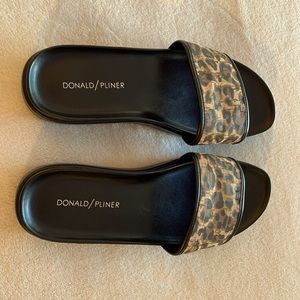 Donald Pliner leather leopard print slide sandal.